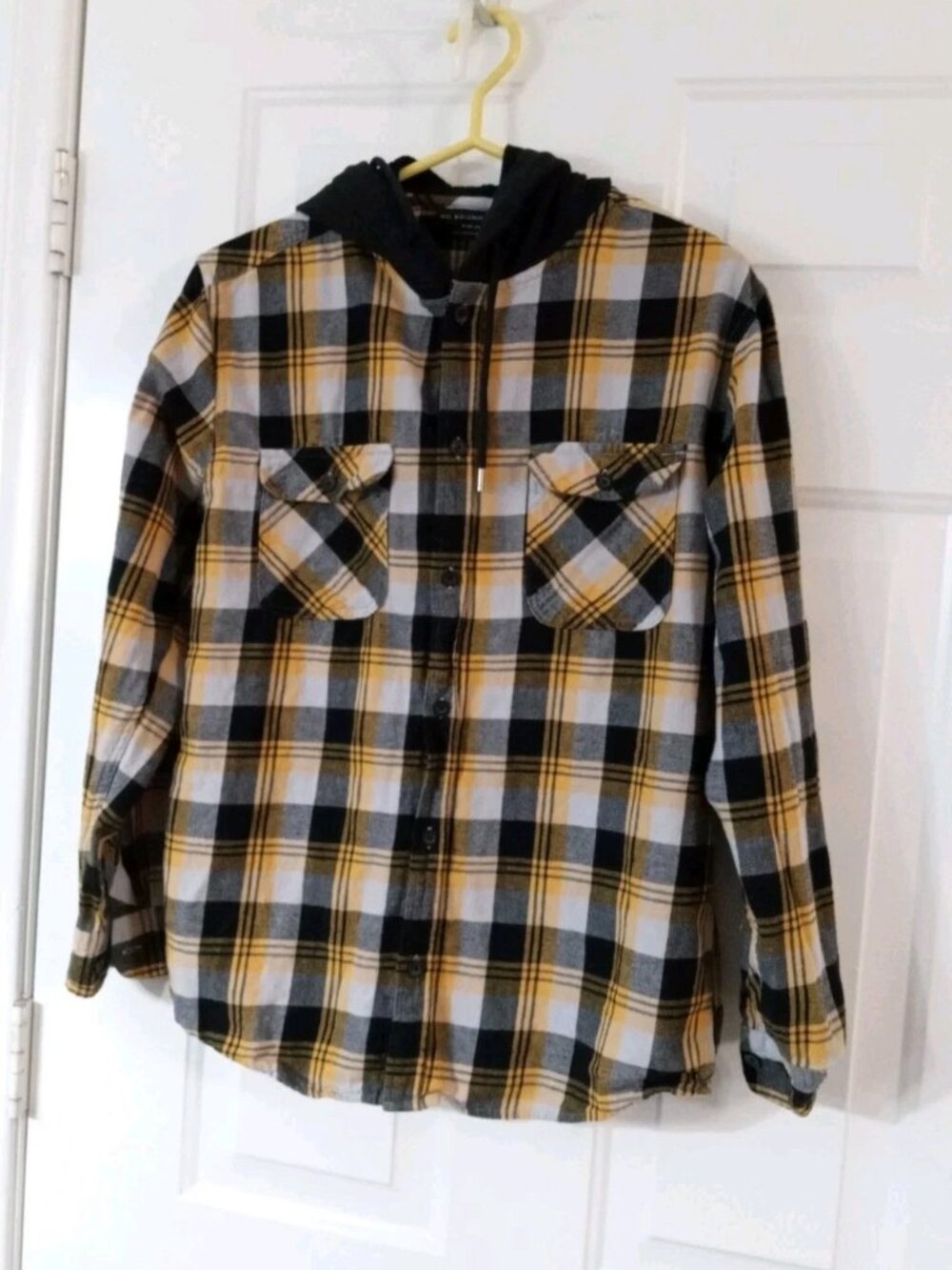 No Boundaries Mens M Hooded Yellow & Gray Plaid Flannel Button-Up Shirt Pockets